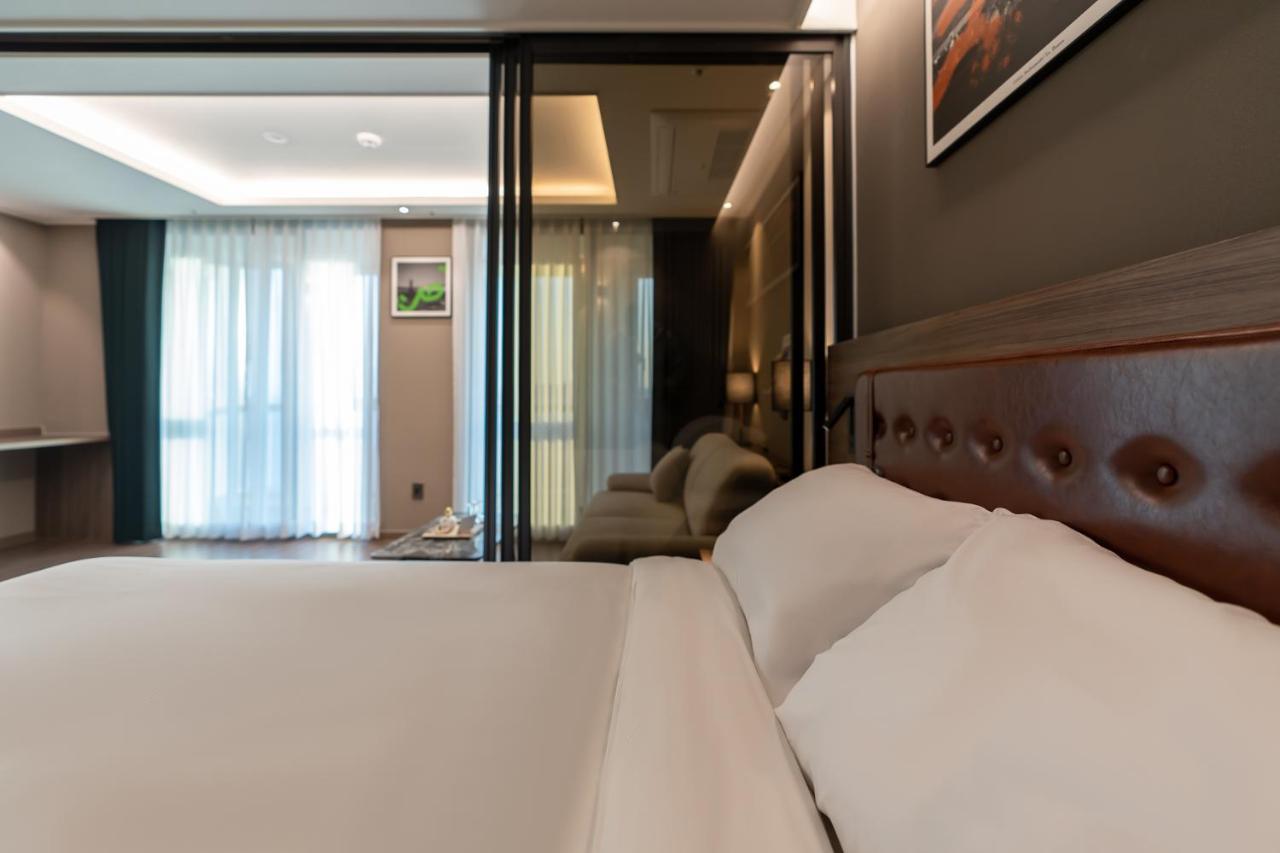 D Ov Haeundae Hotel Busan Exterior photo