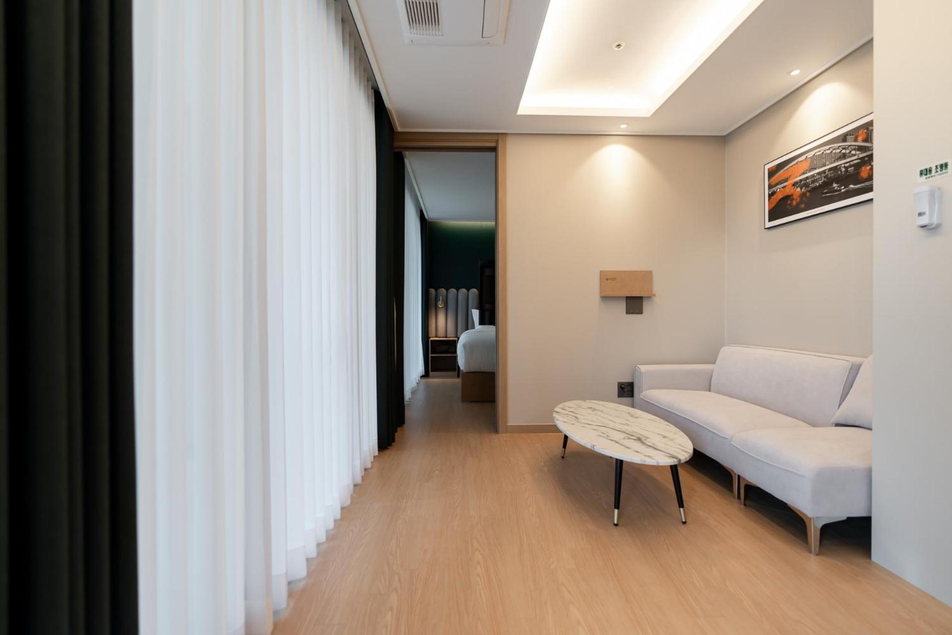 D Ov Haeundae Hotel Busan Exterior photo